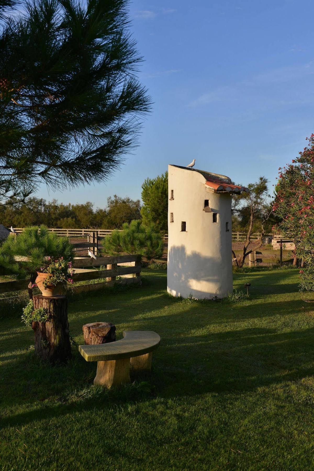 Mas De La Grenouillere Hotel Et Centre Equestre En Pleine Nature Saintes-Maries-de-la-Mer Exterior photo